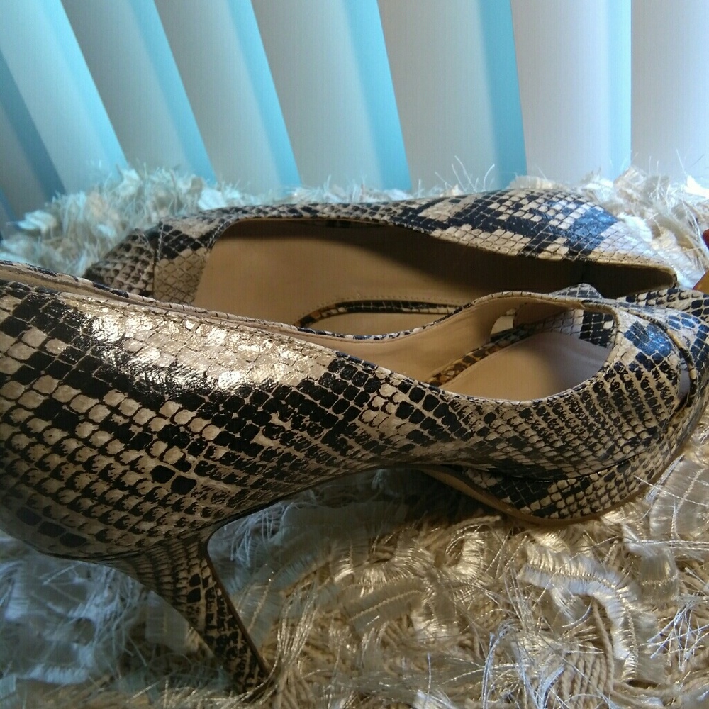 Marc Fisher Heels - Picture 6 of 8